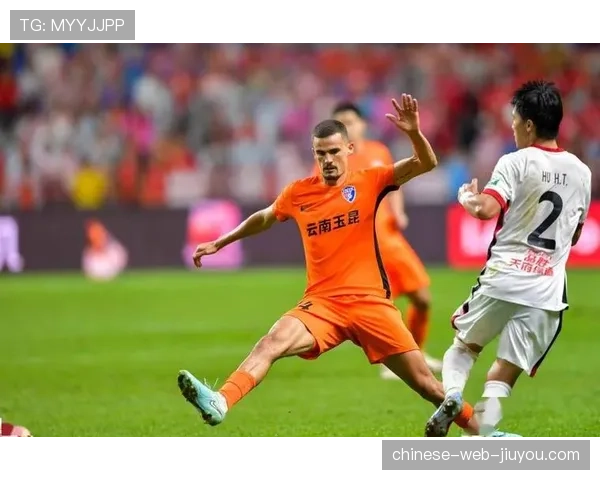 上海海港2-1绝杀云南玉昆，卫冕冠军艰难取赛季首胜